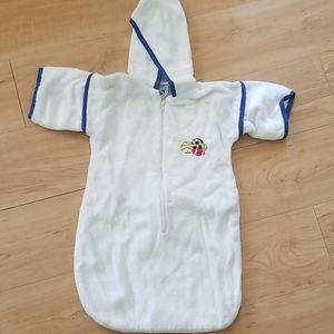 hooded towel with zip